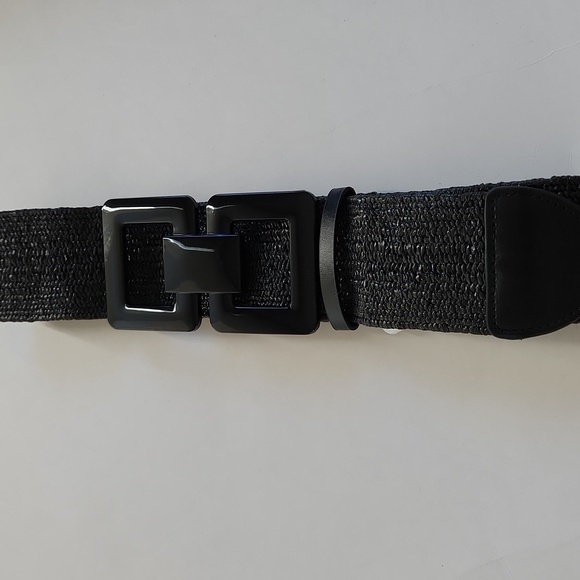 Black Stretch Braided Belt with Glossy Buckle - Picture 2 of 5